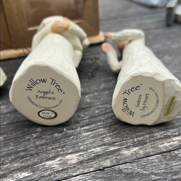 Demdaco Family Embrace Sculpture - Cream and Tan - Picture 6 of 9